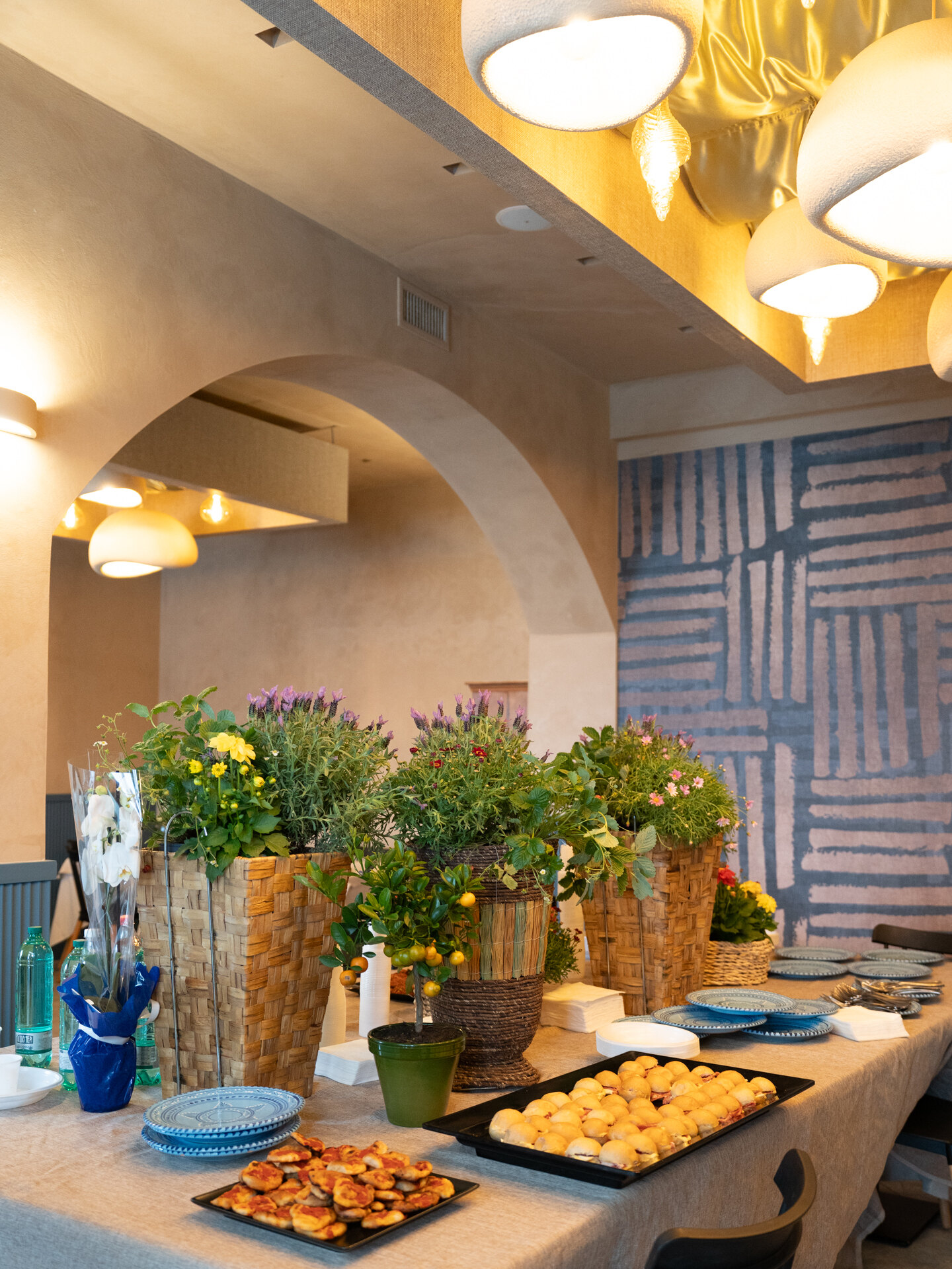 La sala del ristorante Zenzero ad Anzio