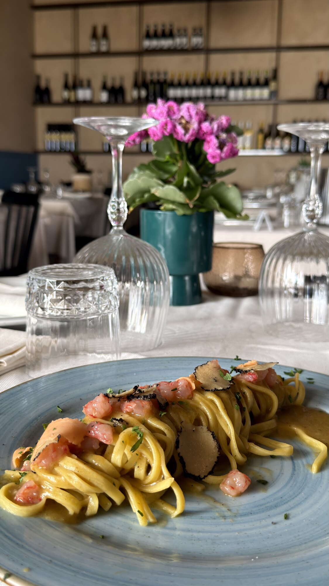 Primo piatto con gamberi e tartufo del ristorante Zenzero