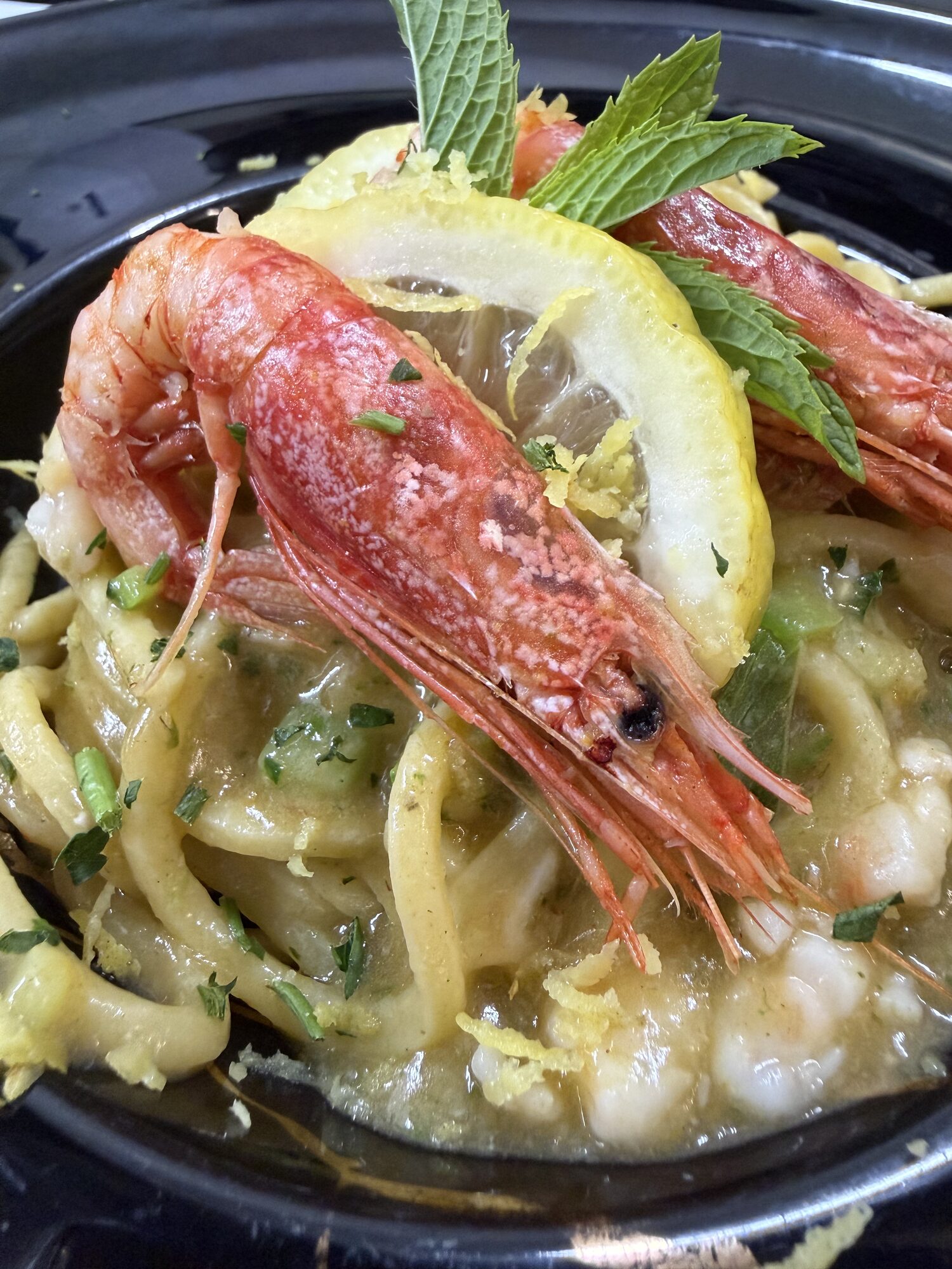 Pasta fresca con gamberi e limone di Zenzero